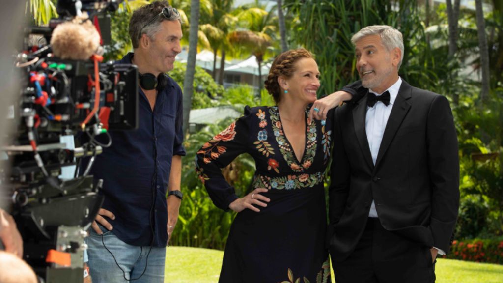 Ticket to Paradise' Trailer: Julia Roberts and George Clooney Reunite –  IndieWire