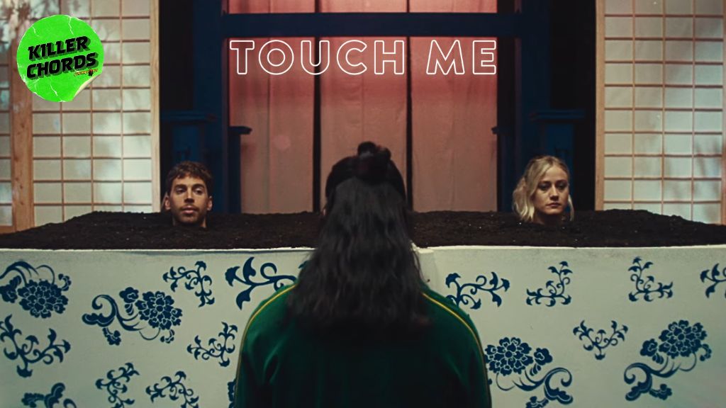 Olivia Taylor Dudley, Jordan Gavaris and Lou Taylor Pucci in Touch Me