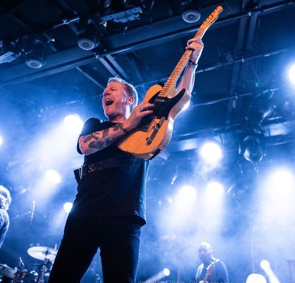 Kiefer Sutherland Live New Album Grey