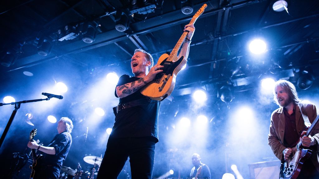 Kiefer Sutherland Live New Album Grey