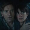 Anne Hathaway and Ewan McGregor in The End of Oak Street